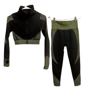 ORGANIC YOGA LONG SLEEVE FITNESS SUIT SEAMLESS SPORTSWEAR. Size small